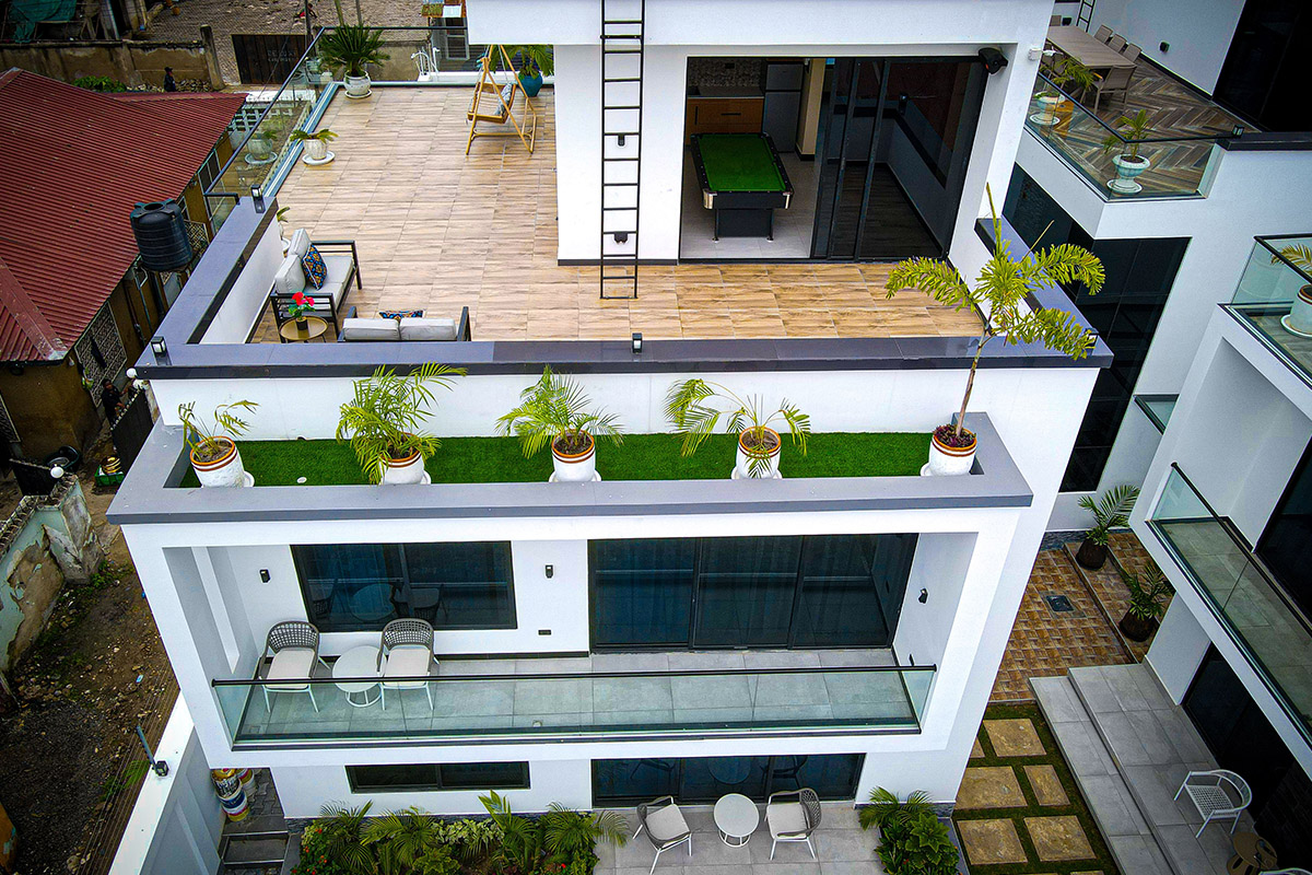 A Practical Strategy for Comparing Apartments
